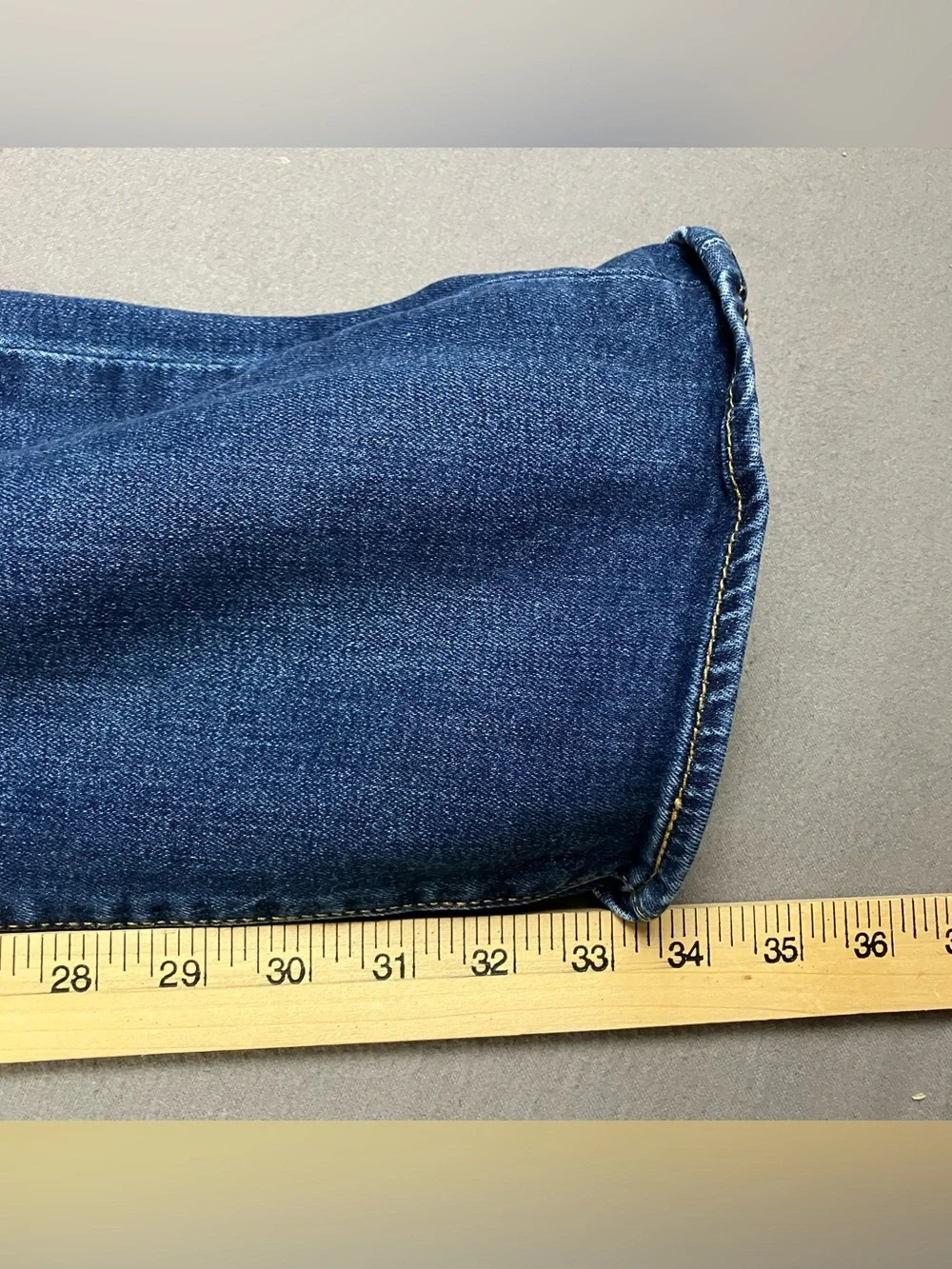 (Lot of 2) Levi's 501 Straight Leg Jeans Men’s Size 32x43 Blue Denim Light Dark.